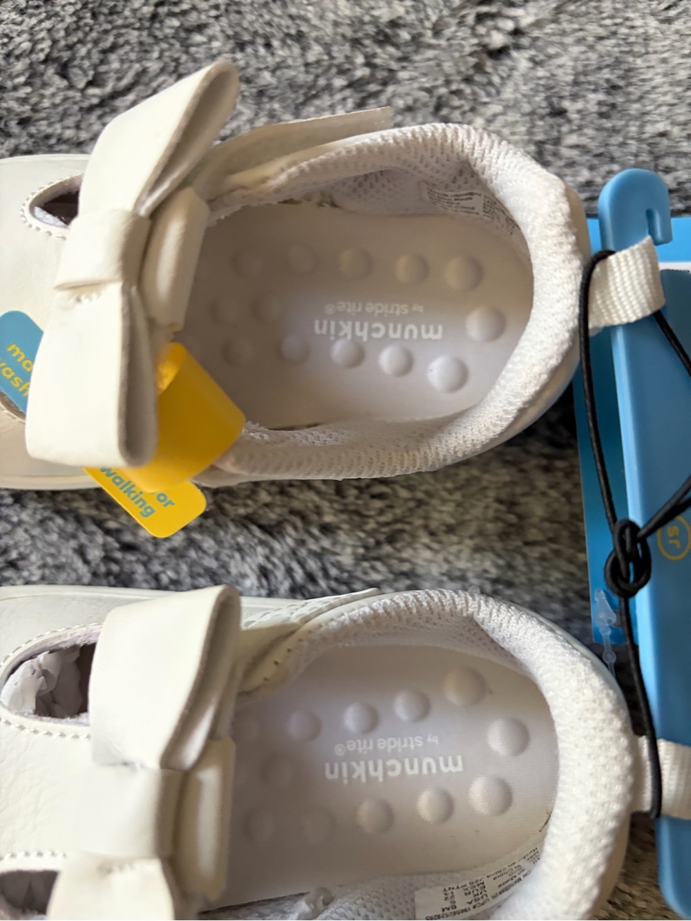 Munchkin White Bow Mary Jane Baby Walker Shoes - Picture 2 of 7